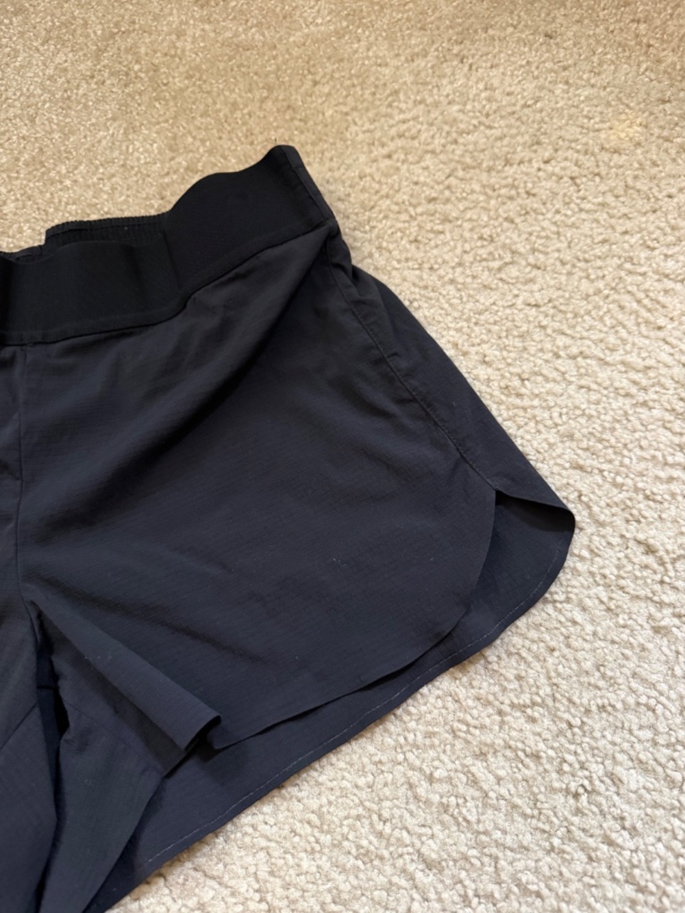 Athleta Mod Trekkie Shorts Sz 6 Black Zip Pockets Hiking Outdoors - Picture 4 of 5